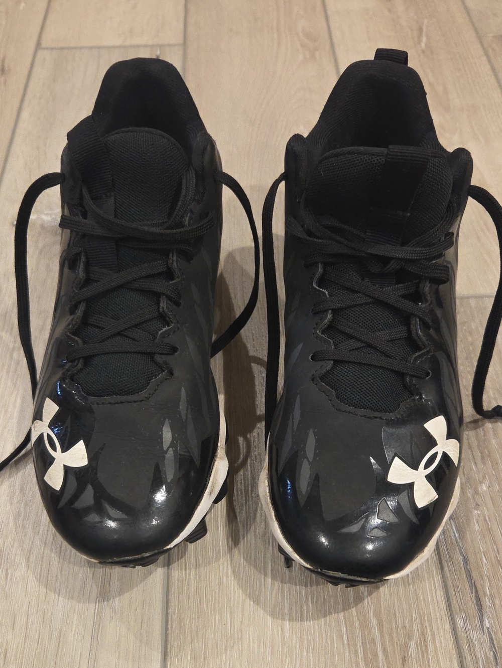 Under Armour Kids' Black Cleats - Athletic Size 4.5 Youth